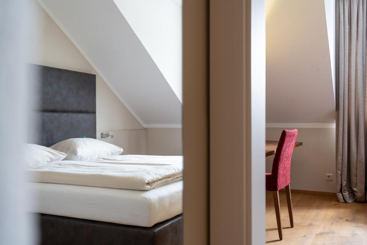 Eee Hotel Perg Ngoại thất bức ảnh