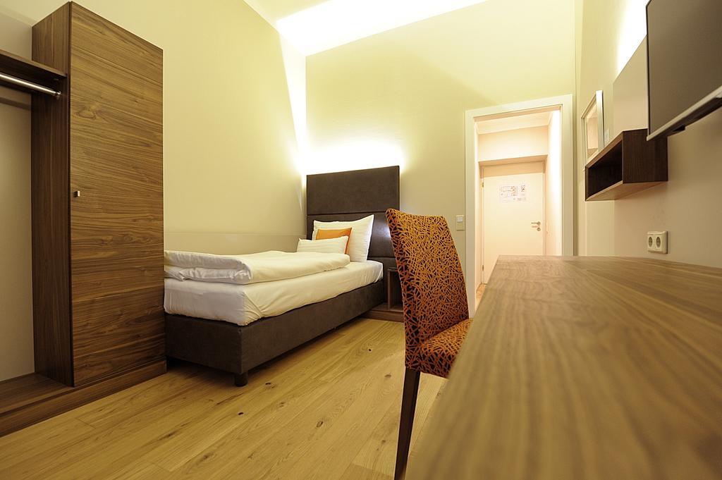 Eee Hotel Perg Phòng bức ảnh