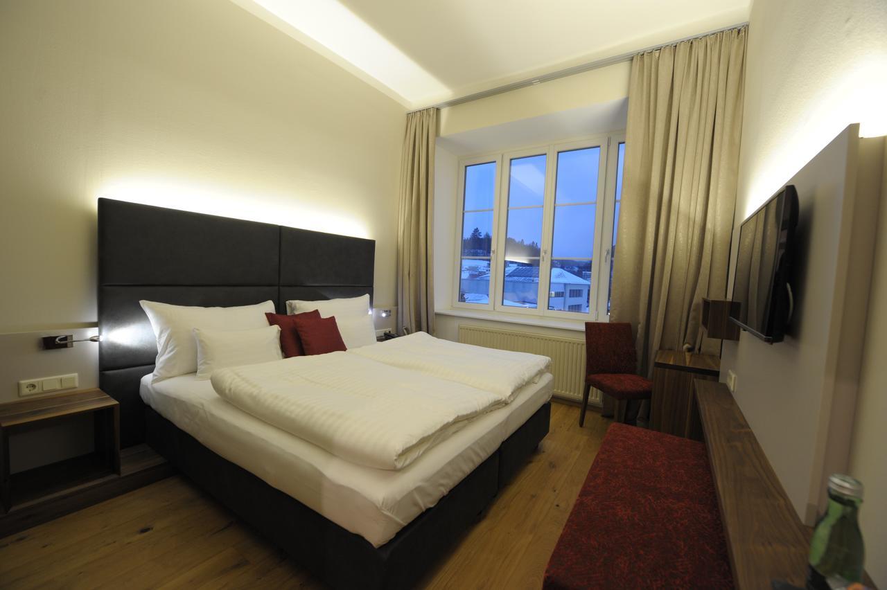 Eee Hotel Perg Ngoại thất bức ảnh