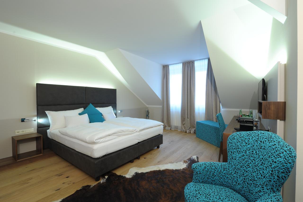 Eee Hotel Perg Ngoại thất bức ảnh